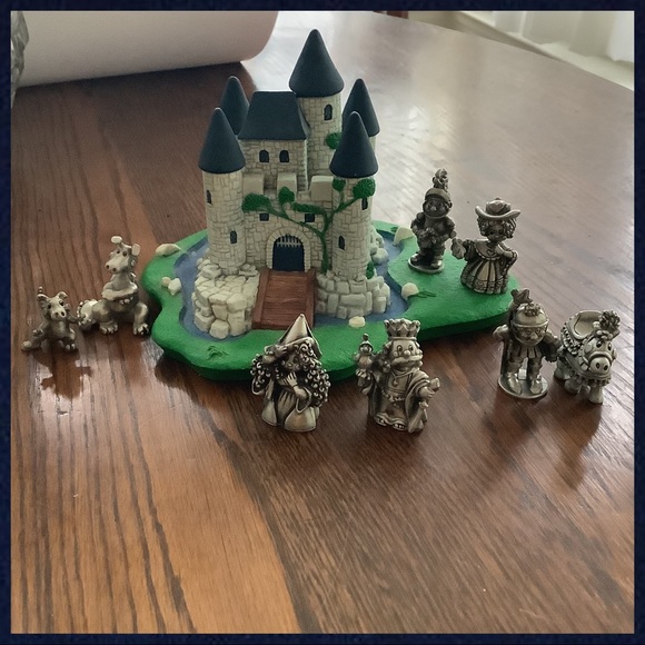 Collectors Hudson Porcelain Hand Painted Castle